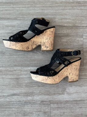 New American Eagle Outfitters Black Lace Cork Platform Sandal, Size 5